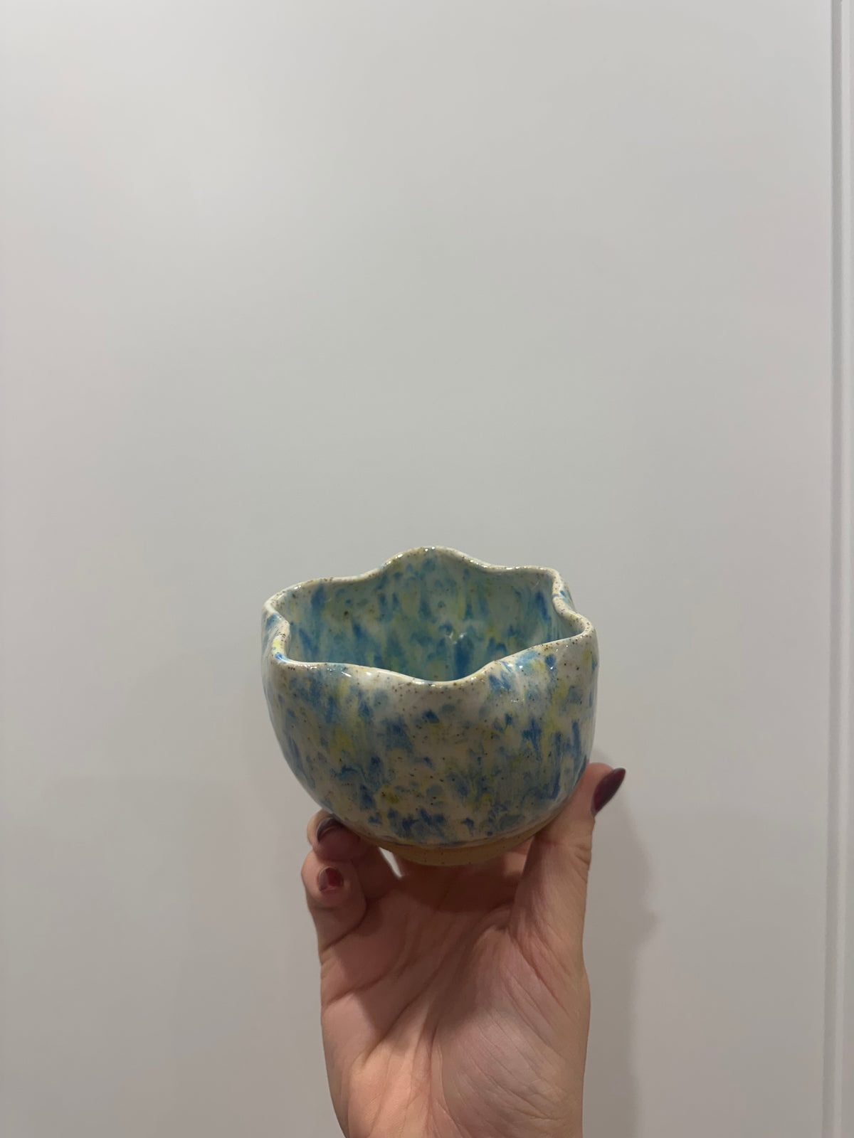 blue splatter flower cup