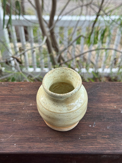 bud vase