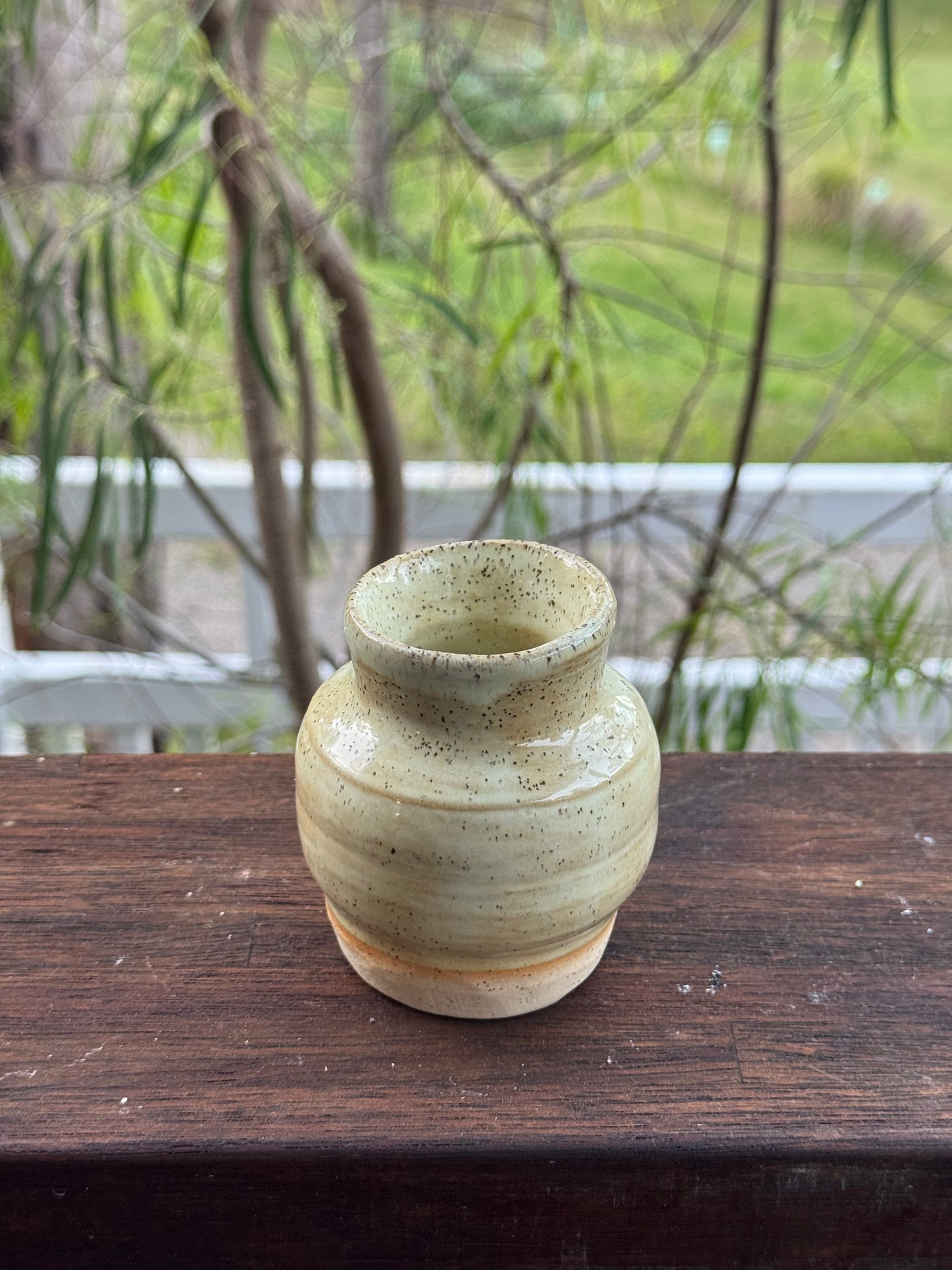 bud vase