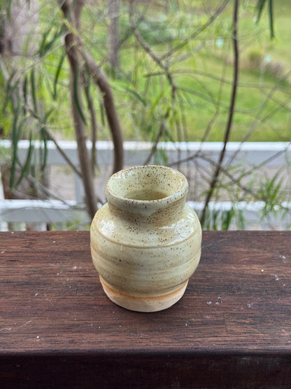 bud vase